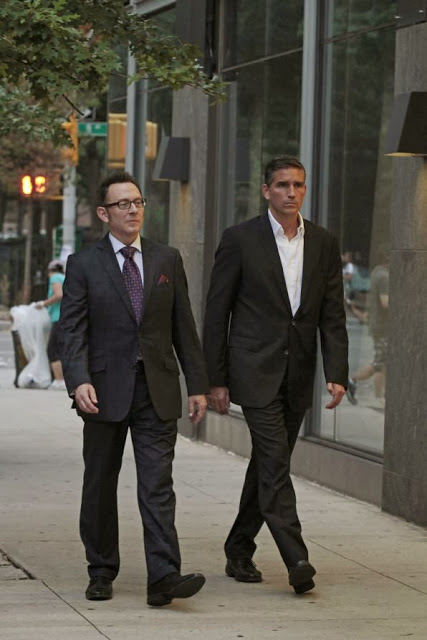 Harold Finch (Michael Emerson) y John Reese (Jim Caviezel) en Person of Interest 3.06