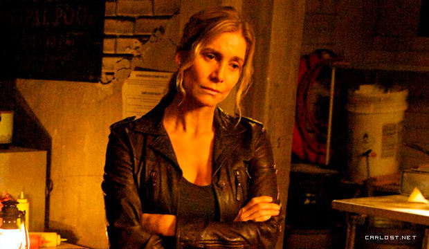 Elizabeth Mitchell como Rachel Matheson en Revolution 2x08