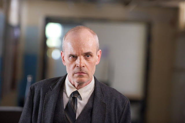 Dr. Horn (Zeljko Ivanek) en Revolution 2x09