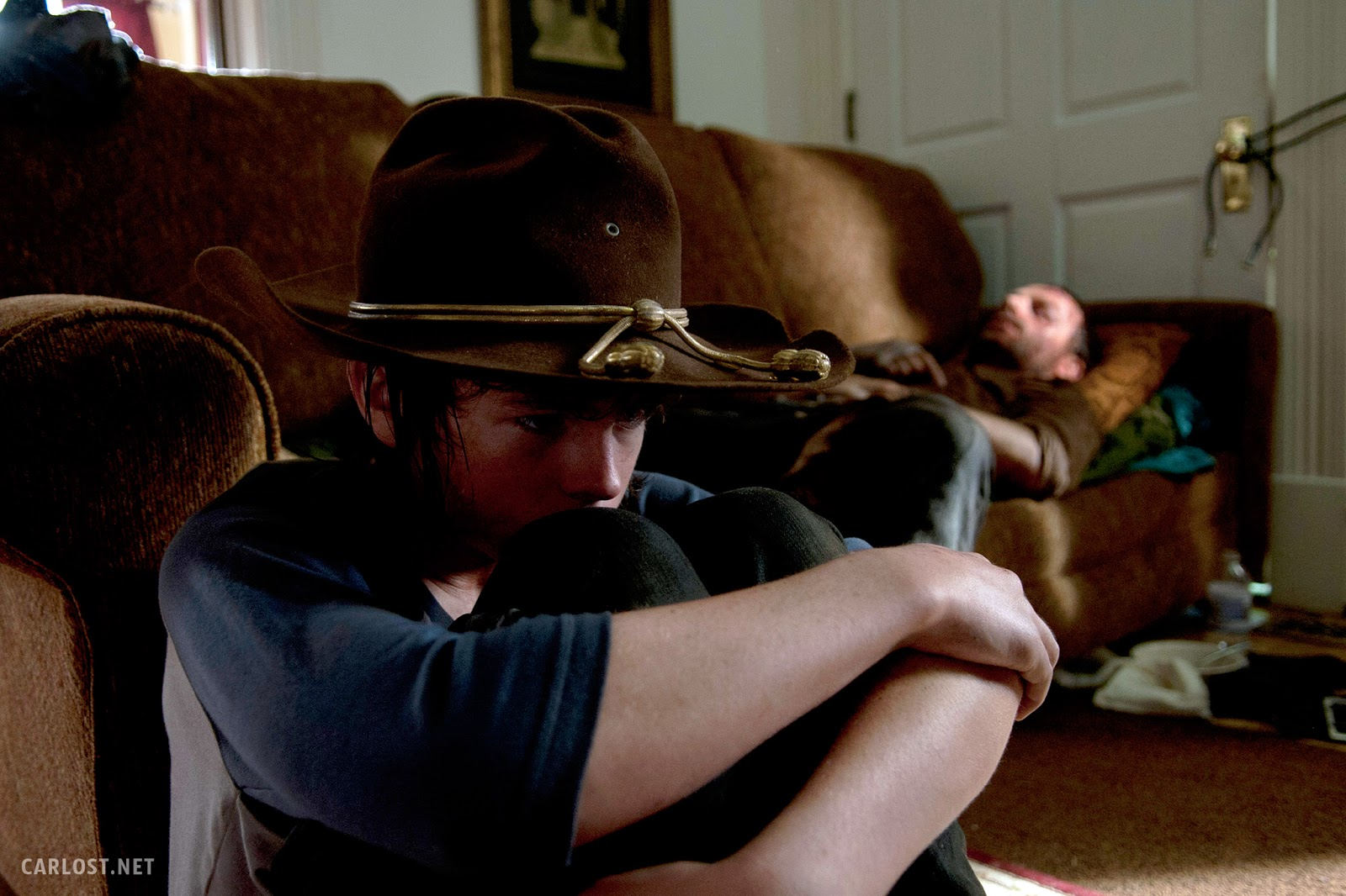 Carl Grimes (Chandler Riggs) y Rick Grimes (Andrew Lincoln) en The Walking Dead 4x09 After