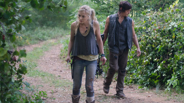 Beth Greene (Emily Kinney) y Daryl Dixon (Norman Reedus) en The Walking Dead 4x10 Inmates