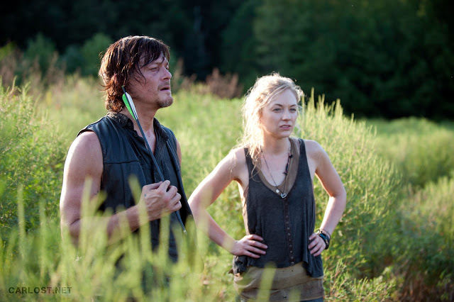 Daryl Dixon (Norman Reedus) y Beth Greene (Emily Kinney) en The Walking Dead 4x10 Inmates