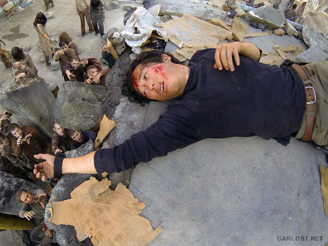 Glenn (Steven Yeun) herido en la prisión en The Walking Dead 4x10 Inmates