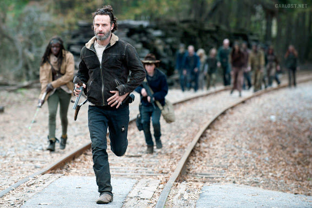 Michonne (Danai Gurira), Rick Grimes (Andrew Lincoln) y  Carl Grimes (Chandler Riggs) en The Walking Dead 4x16 A Season Finale