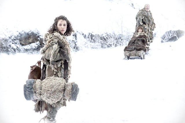 Meera Reed (Ellie Kendrick), Bran Stark (Isaac Hempstead-Wright) y Hodor (Kristian Nairn) en el final de temporada de Game of Thrones 4x10 The Children