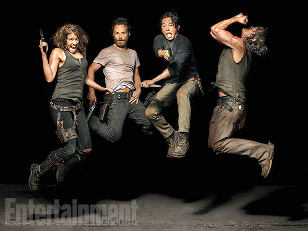 The Walking Dead Maggie Greene (Lauren Cohan), Rick Grimes (Andrew Lincoln), Glenn Rhee (Steven Yeun), y Daryl Dixon (Norman Reedus) - EW Photoshoot 2014