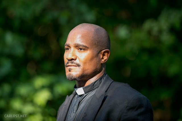 El Padre Gabriel (Seth Gilliam) en The Walking Dead 5x02 Strangers