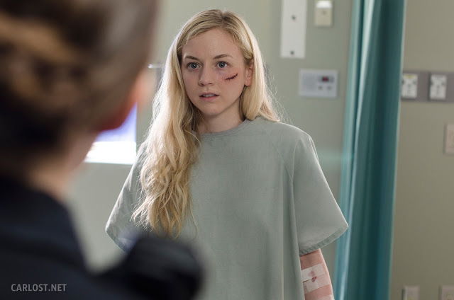 Beth (Emily Kinney) en el hospital en The Walking Dead 5x04 Slabtown
