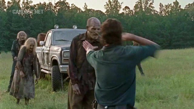 (Spoiler) Rick matando caminantes en The Walking Dead 6x10 The Next World