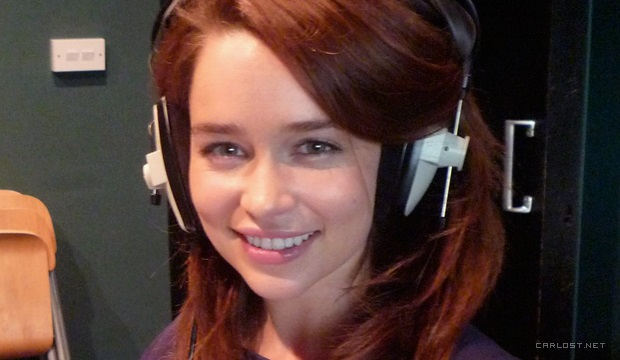 Emilia Clarke grabando su participación en Futurama