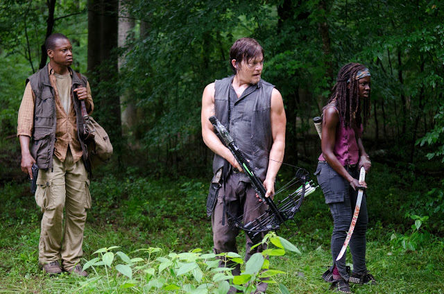 Bob, Daryl y Michonne en The Walking Dead 4x03 Isolation