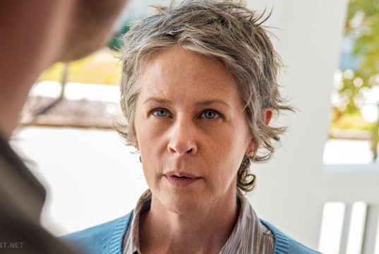 Melissa McBride en The Walking Dead 5x14 Spend