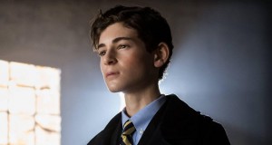 David Mazouz en Gotham 2x10 The Son of Gotham