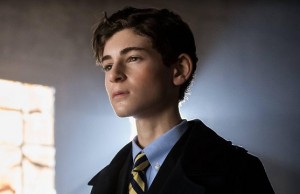 David Mazouz en Gotham 2x10 The Son of Gotham