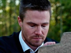 Oliver Queen (Stephen Amell) en Arrow 4x10 Blood Debts (Promos)