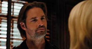 Josh Holloway en Colony 1x02 Brave New World