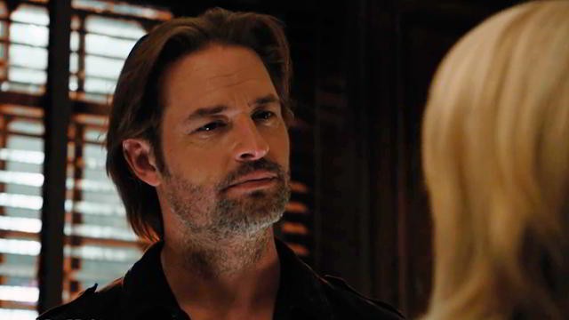 Josh Holloway en Colony 1x02 Brave New World