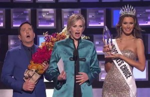 Miss Colombia parodiada en los People's Choice Awards 2016