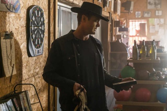 Fear The Walking Dead 4x05 - Garret Dillahunt como John Dorie