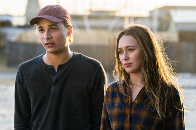 FearTWD 4x06 - Frank Dillane como Nick Clark y Alycia Debnam-Carey como Alicia Clark