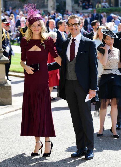 Jacinda Barrett y su esposo Gabriel Match en la boda de Meghan Markle y el príncipe Harry