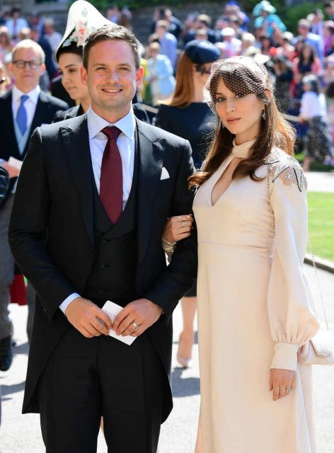 Patrick J. Adams y su esposa Troian Bellisario en la boda de Meghan Markle y el príncipe Harry