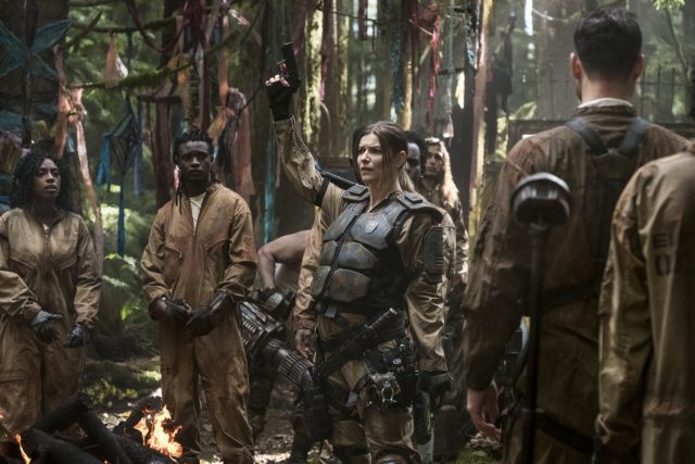 The 100 5x05 - Ivana Milicevic como la comandante Charmaine Diyoza