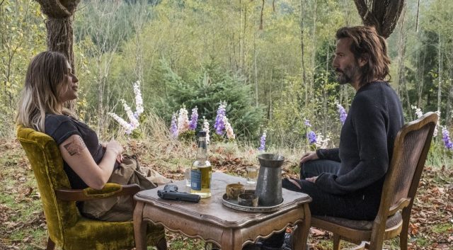 The 100 5x05 - Ivana Milicevic como la comandante Charmaine Diyoza y Henry Ian Cusick como Marcus Kane