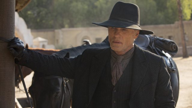 Westworld 2x04 - Ed Harris como el Hombre de Negro.