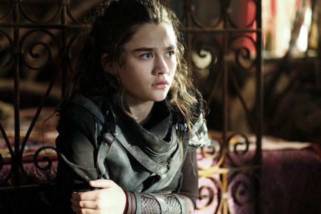 The 100 5x11 – Lola Flanery como Madi