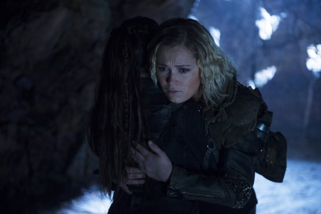 The 100 5x12 - Eliza Taylor como Clarke Griffin (Final de Temporada - Parte 1)