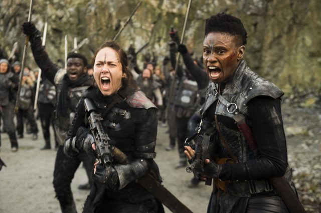 The 100 5x13 Season Finale - Adina Porter como Indra