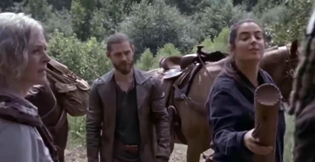 Spoiler The Walking Dead 9x11 - Flashback en el que Tara entrega el documento a Ezekiel