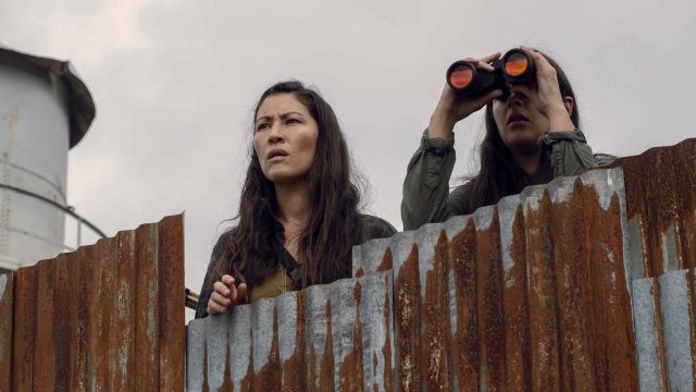 Eleanor Matsuura como Yumiko y Alanna Masterson como Tara Chambler en The Walking Dead Temporada 9 Episodio 10