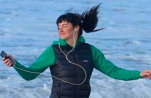 Jane (Shailene Woodley) bailando en Big Little Lies Temporada 2