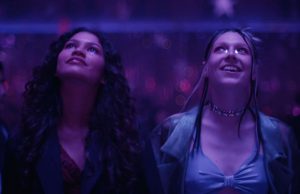 Rue y Jules en el final de temporada de Euphoria 1x08 And Salt the Earth Behind You