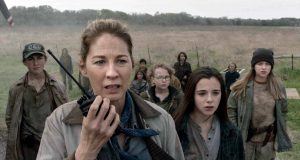 June (Jenna Elfman) en Fear The Walking Dead Temporada 5 Capitulo 8