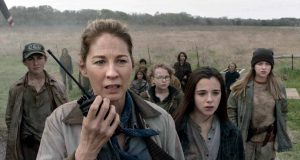 June (Jenna Elfman) en Fear The Walking Dead Temporada 5 Capitulo 8