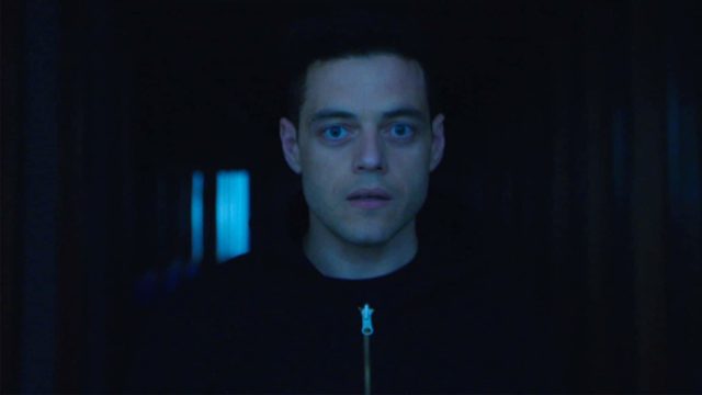 Rami Malek como Elliot Alderson en Mr Robot 4x03 Forbidden