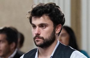 Connor en HTGAWM 6x10
