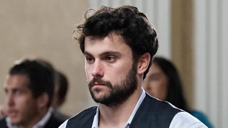 Connor en HTGAWM 6x10