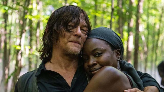 Norman Reedus (Daryl Dixon) y Danai-Gurira (Michonne) en el set de The Walking Dead 10x13