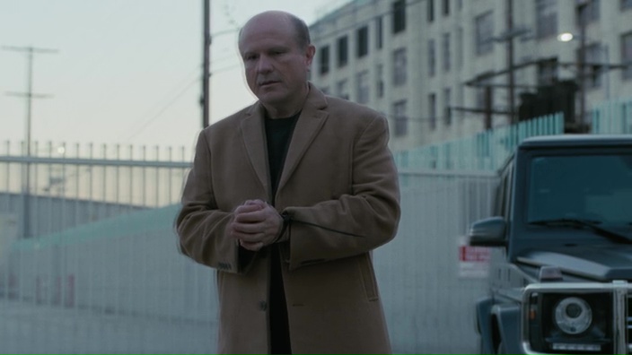 Enrico Colantoni como Whitman en Westworld 3x05