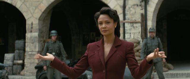 Thandie Newton (Maeve)