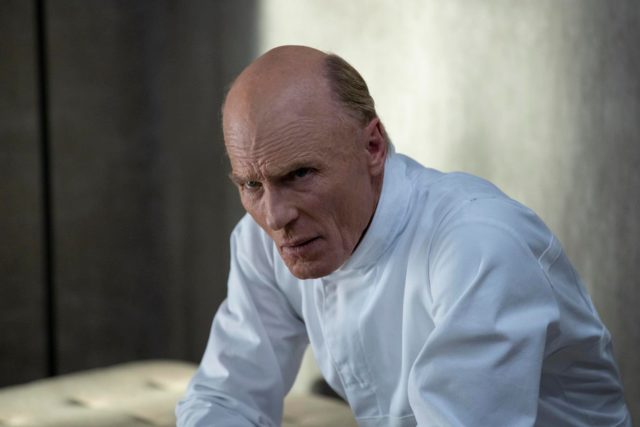 Ed Harris (William)