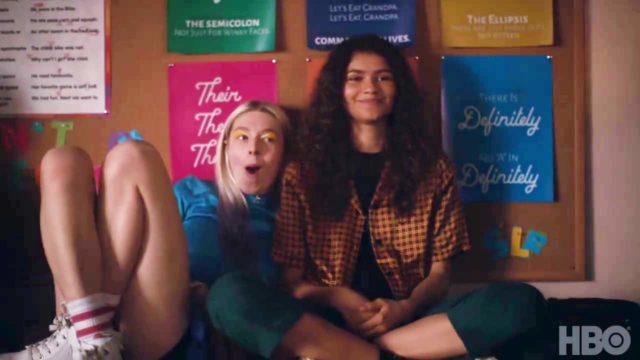 Hunter Schafer como Jules Vaughn y Zendaya como Rue Bennett en Euphoria (Bloopers)