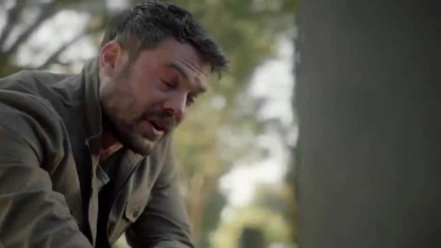 Frank llorando frente a una tumba en HTGAWM 6x15 Series Finale