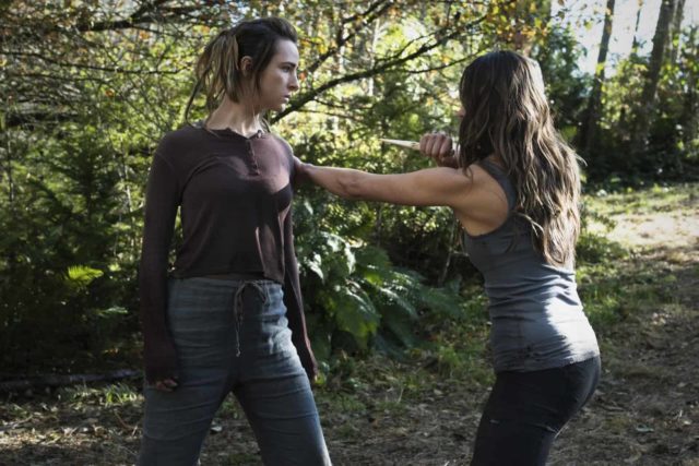 The 100 7x04 - Shelby Flannery como Hope y Tasya Teles como Echo