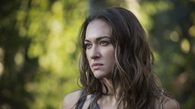 Tasya Teles como Echo en The 100 Temporada 7 Episodio 4 Hesperides