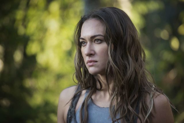 Tasya Teles como Echo en The 100 Temporada 7 Episodio 4 Hesperides